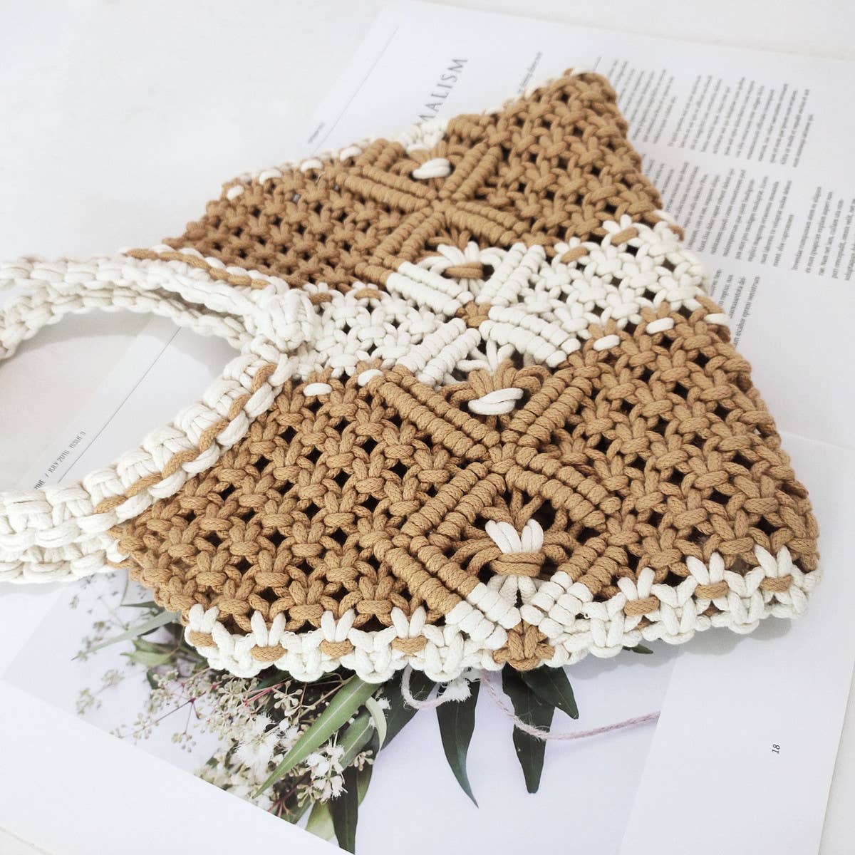 CUTE HOLLOW MESH HANDHELD WOVEN BAG_CWAB1976