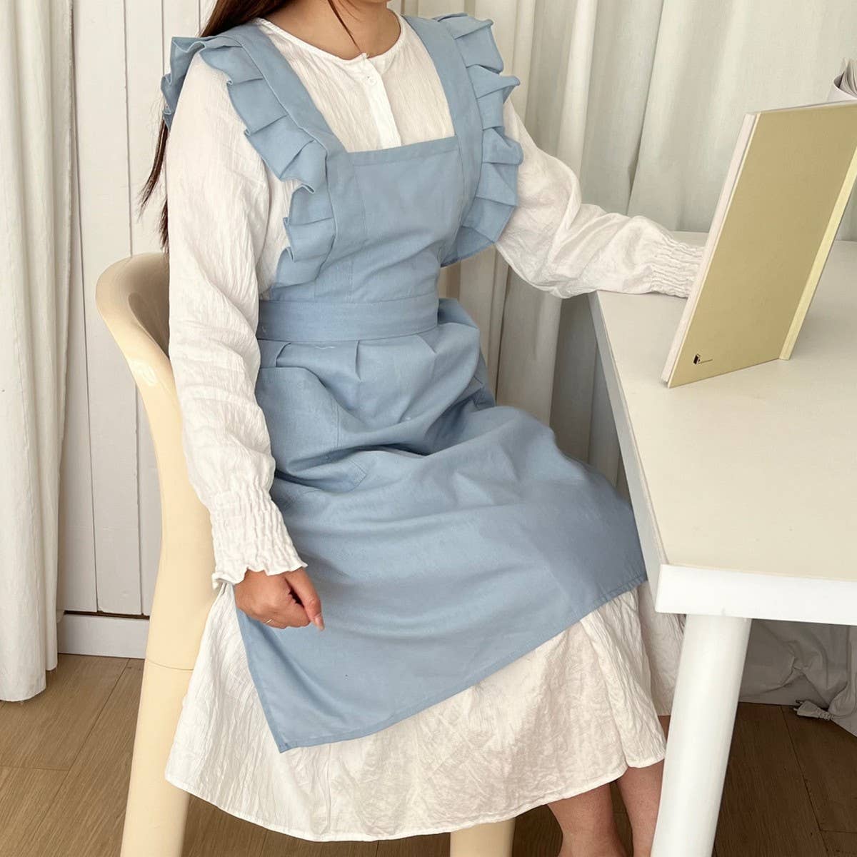Waterproof And Fresh Ruffled Strap Cross Apron_Cwmm5815