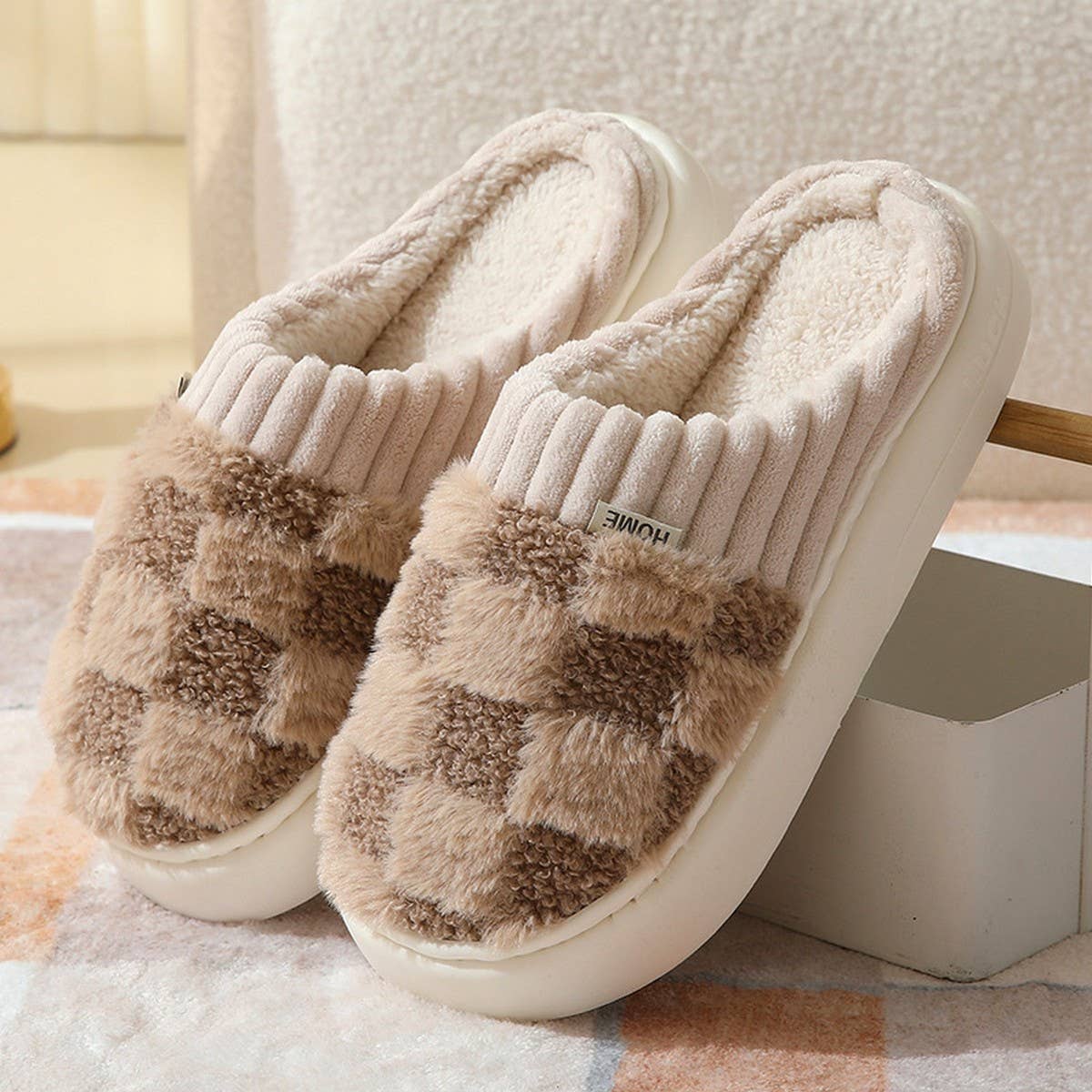 CHECKERED FUZZY WARM SLIPPERS COZY STYLISH_CWSHS0270