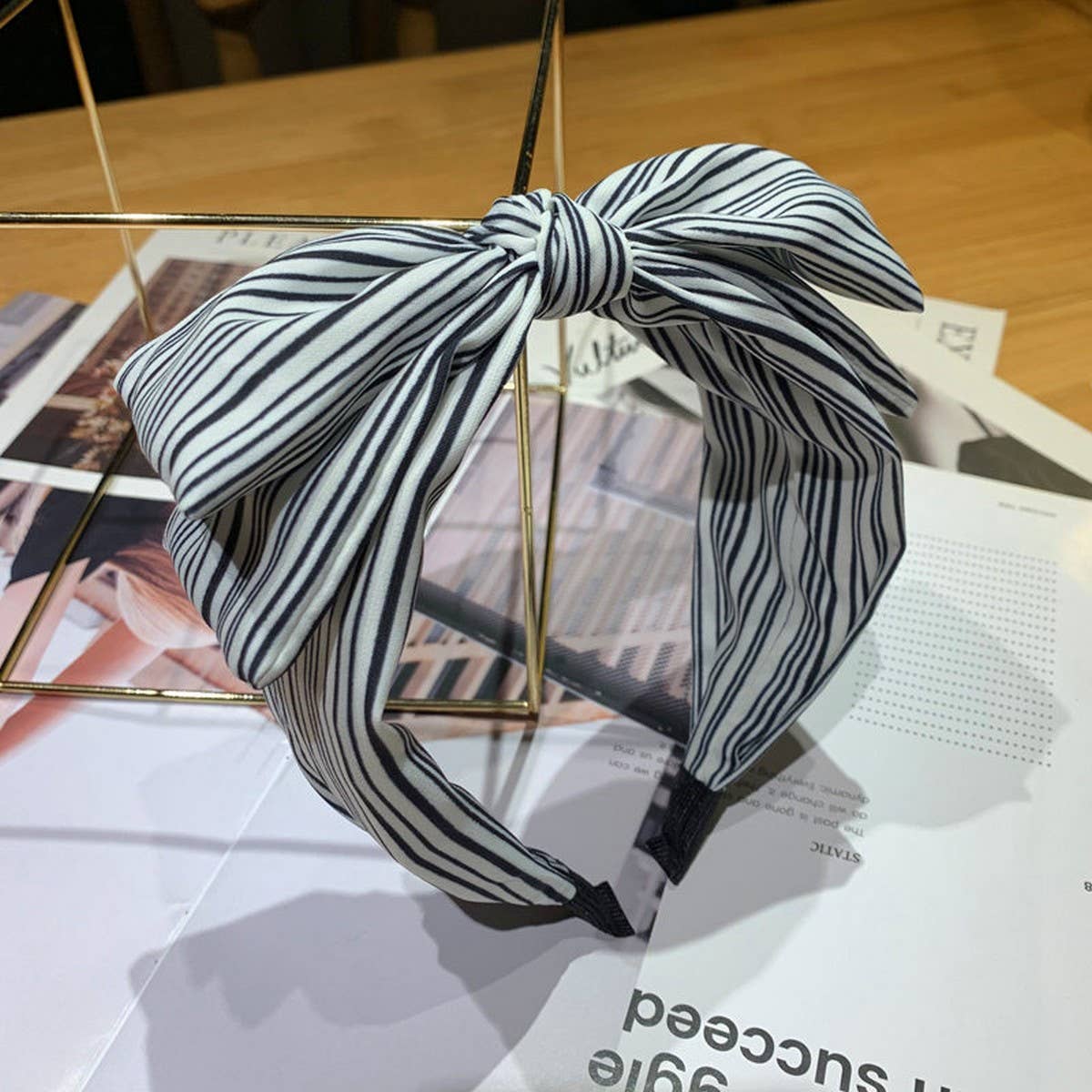 BOW KNOT WIDE BRIMMED FRESH STRIPED HEADBAND_CWAHA2566