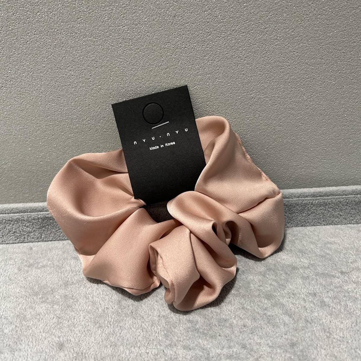 GENTLE AND ELEGANT FRENCH HAIR SCRUNCHIES_CWAHA1737