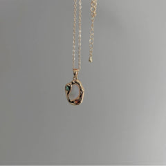 IRREGULAR GEOMETRIC SHELL PENDANT NECKLACE_CWAJE1260