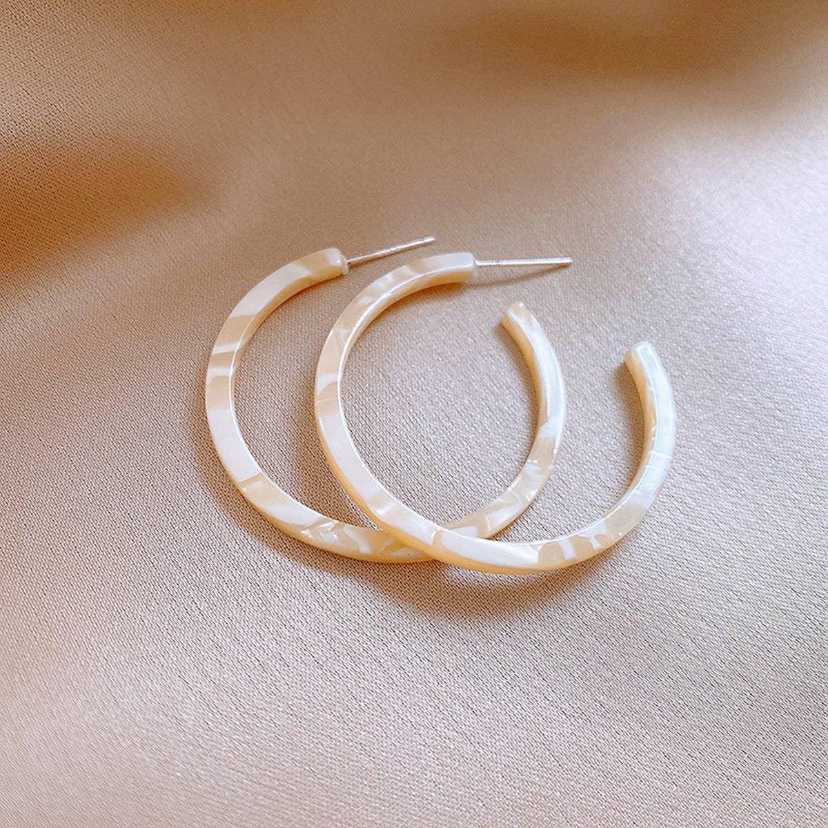 RETRO HONG KONG STYLE C SHAPED FASHION EARRINGS_CWAJE2459