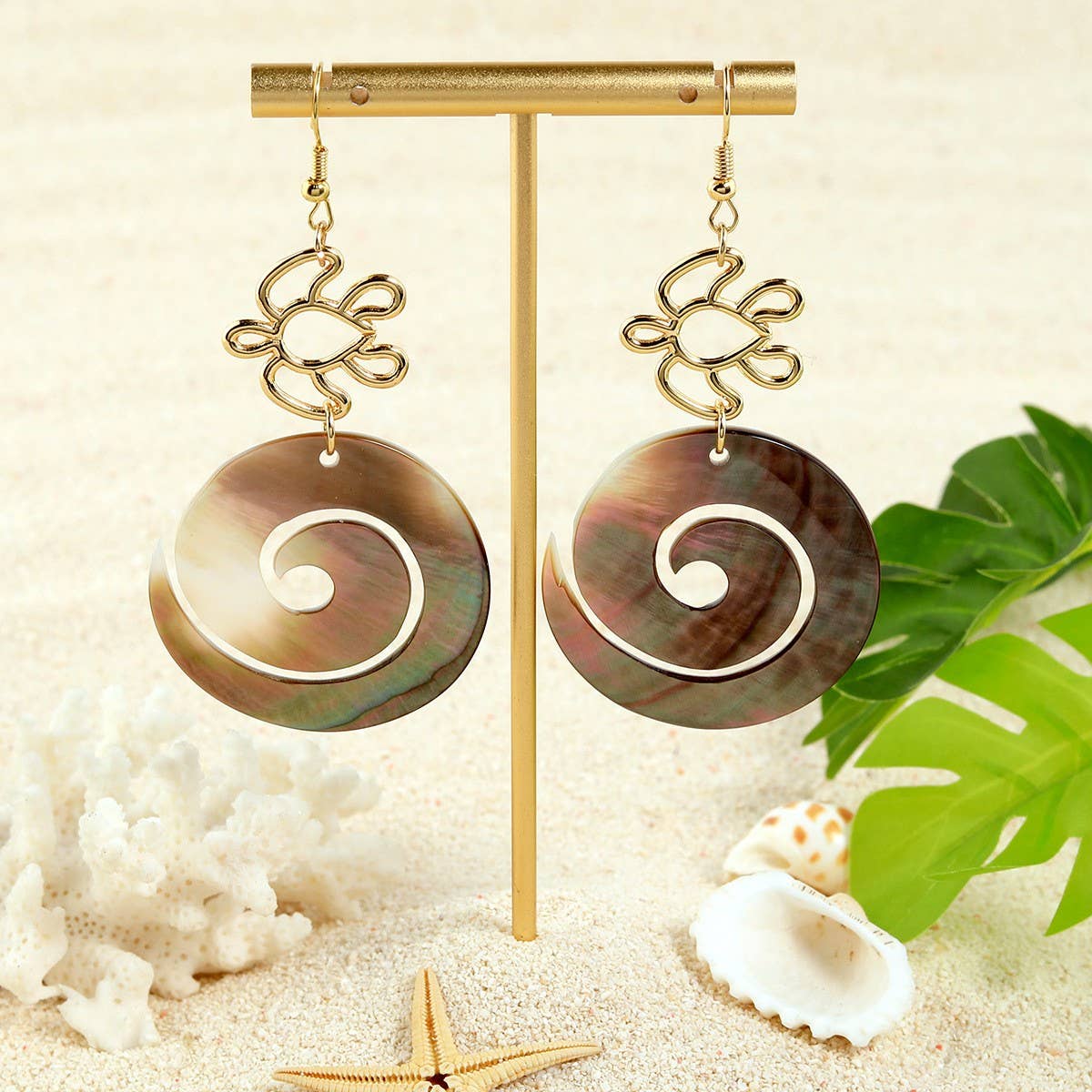 FASHIONABLE DESIGN NATURAL BLACK SHELL EARRINGS_CWMM4363