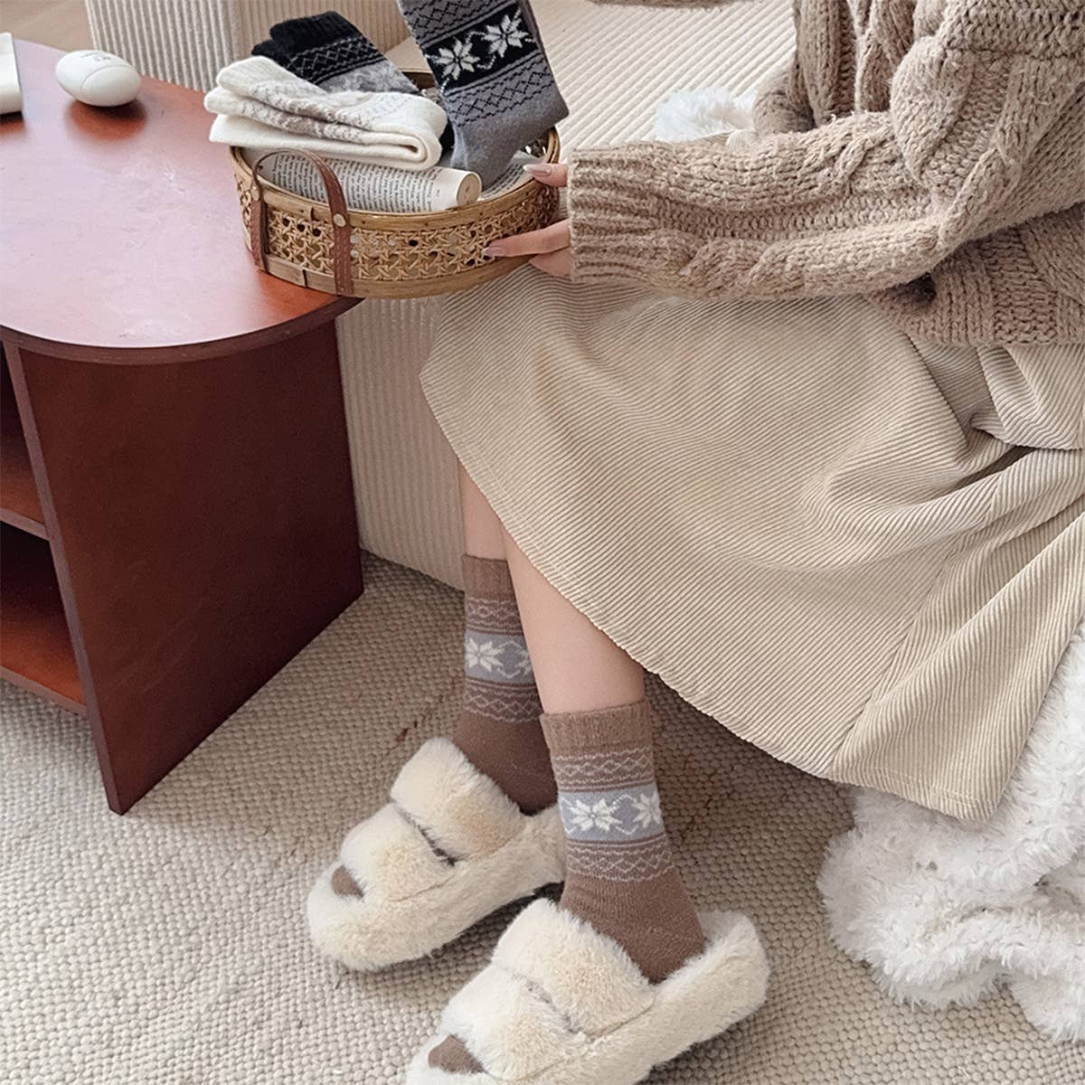 Womens Thick Wool Slouchy Retro Crew Socks_Cwms03286