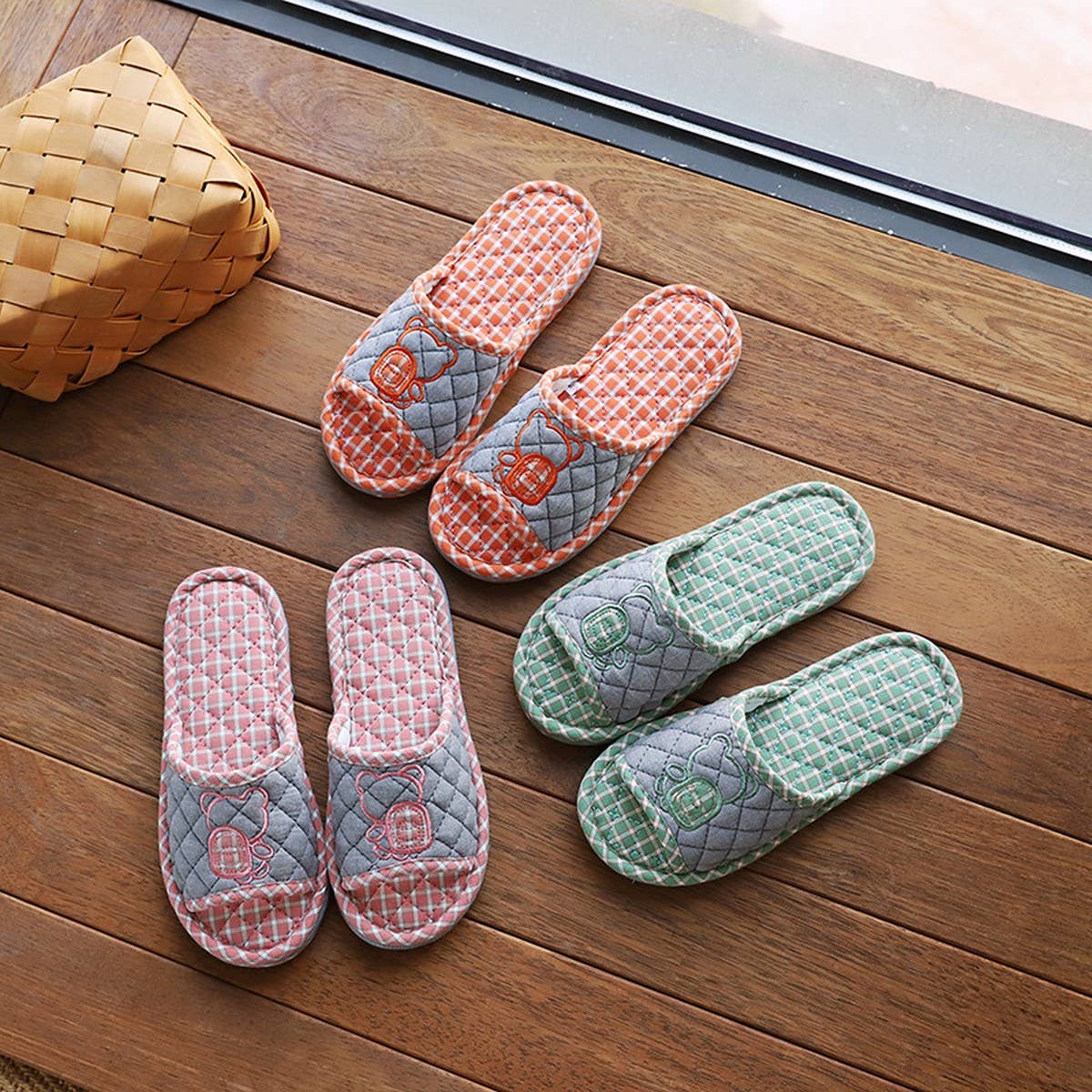 CARTOON BACKPACK COUPLE SLIPPERS WITH GRIP SOLE_CWSHF0205