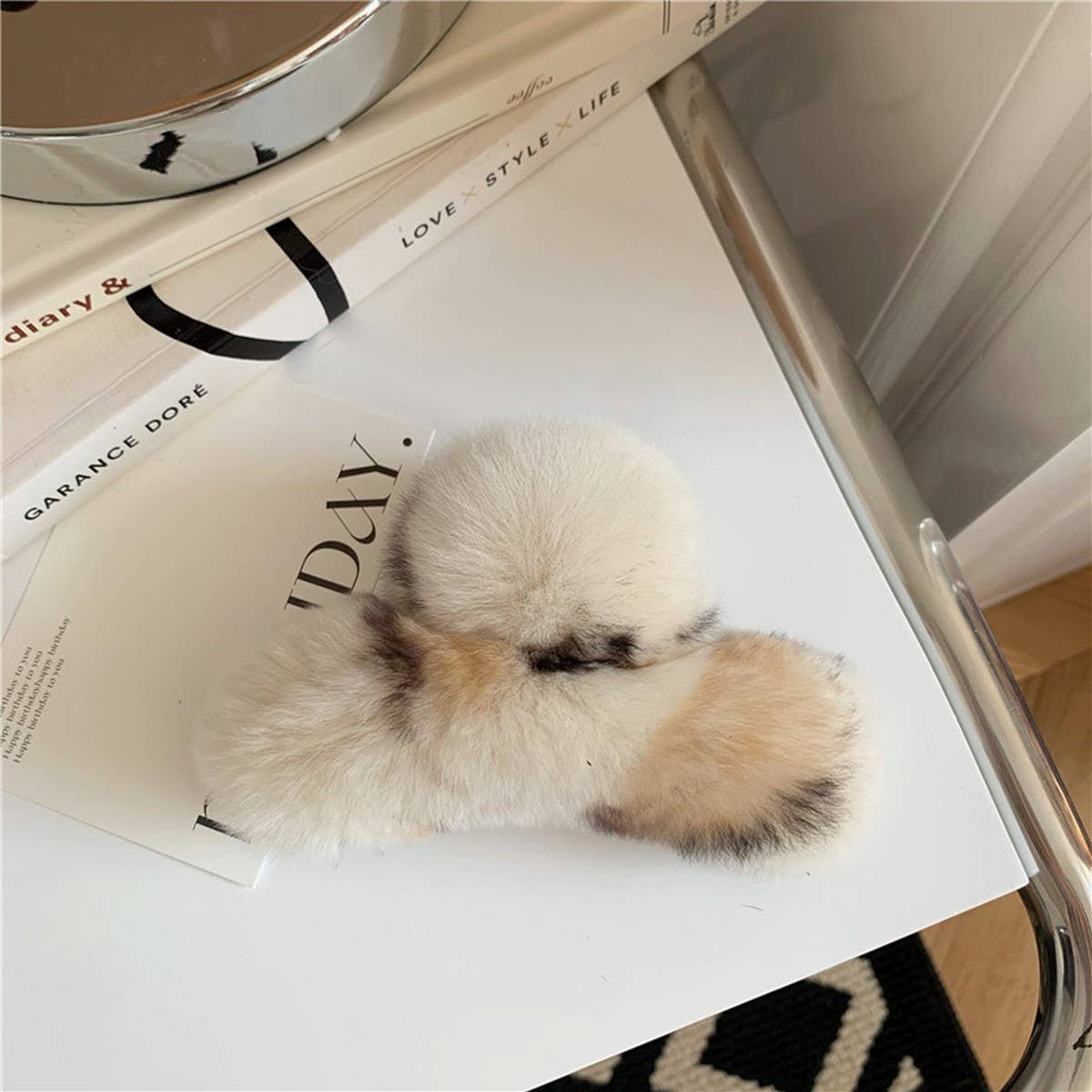 Large Rabbit Fur Hair Claw - Fluffy Winter Clip_Cwasc03146