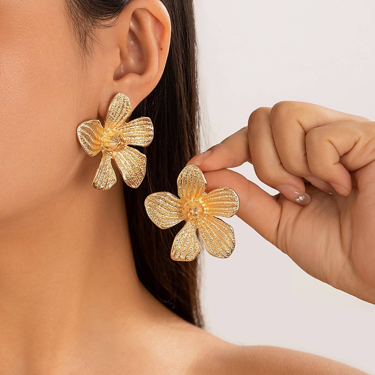 COOL AND SIMPLE RETRO FLOWER EARRINGS_CWAJE1814