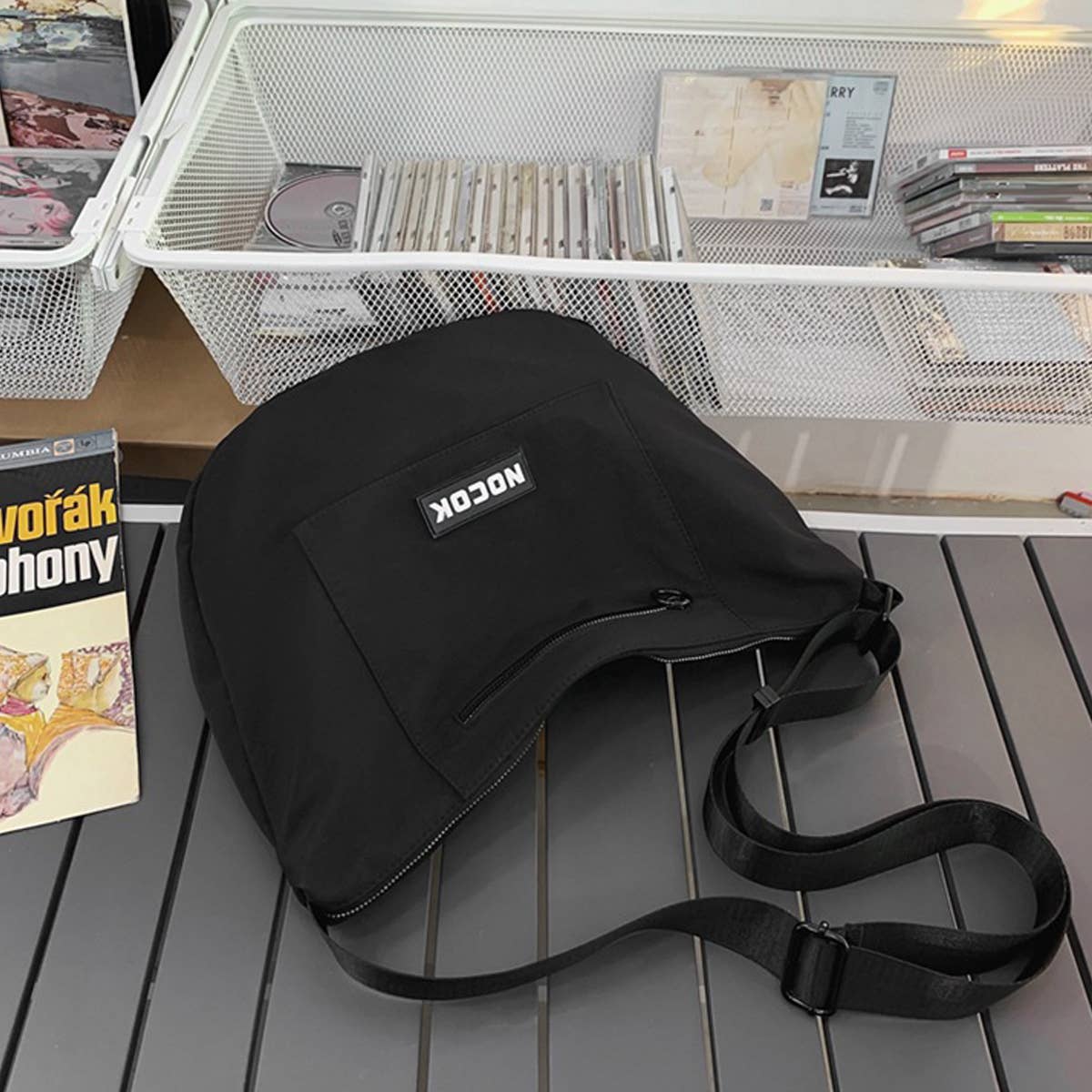 Simple Solid Color Casual Letter Crossbody Bag_Cwab1768