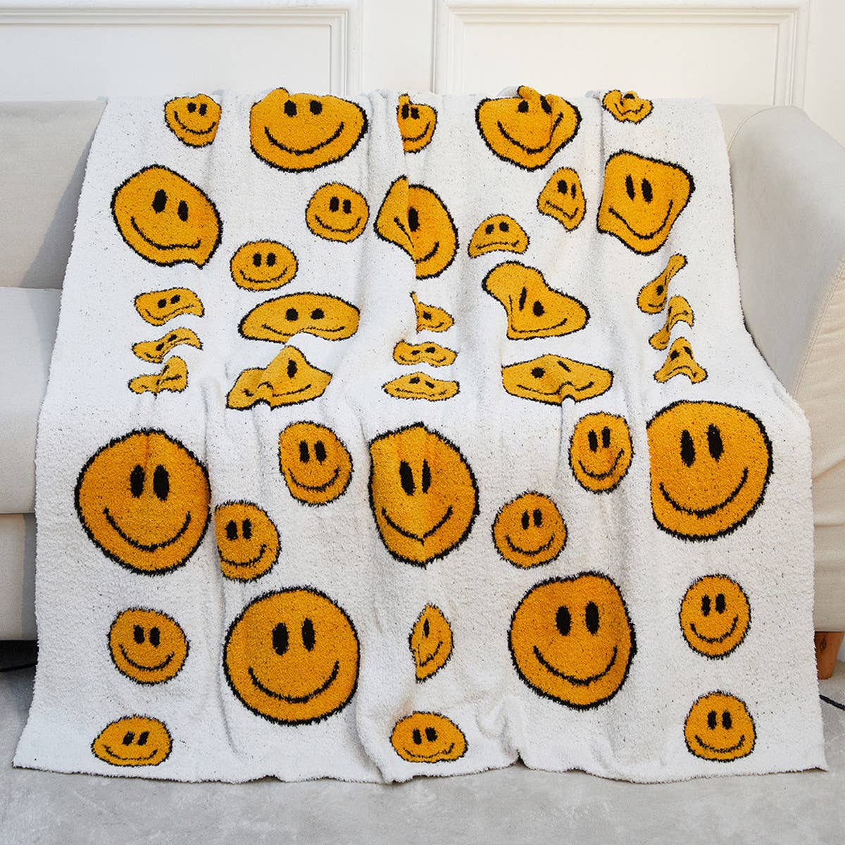 SIMPLE SMILING FACE KNITTED JACQUARD BLANKET_CWMM0324