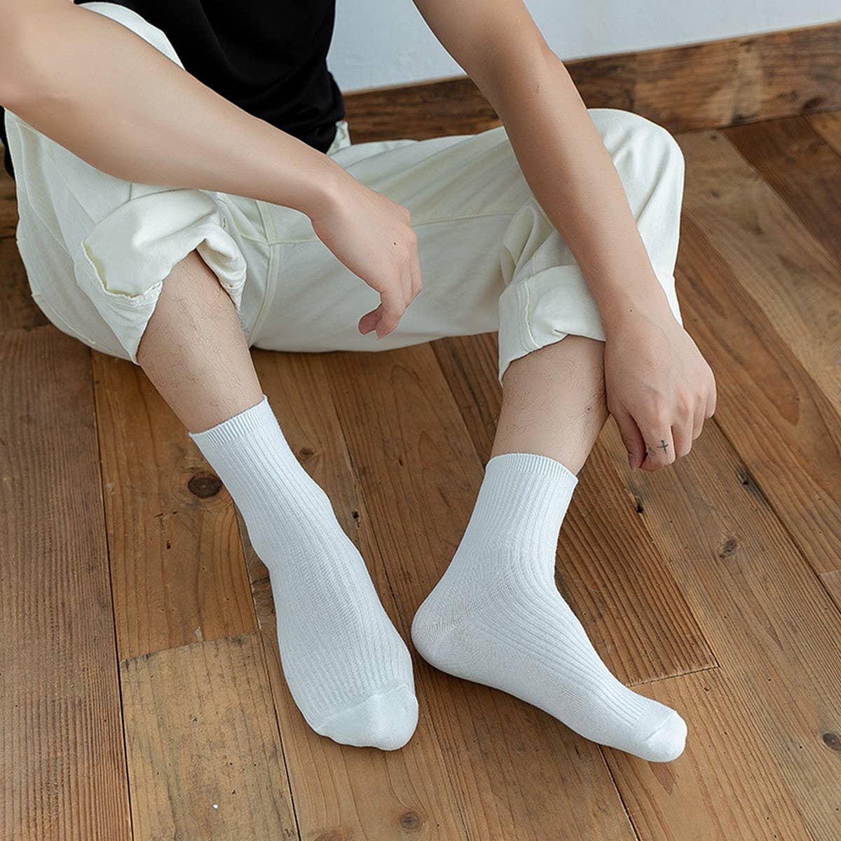 AUTUMN AND WINTER VERTICAL STRIPED CASUAL SOCKS_CWMS0981