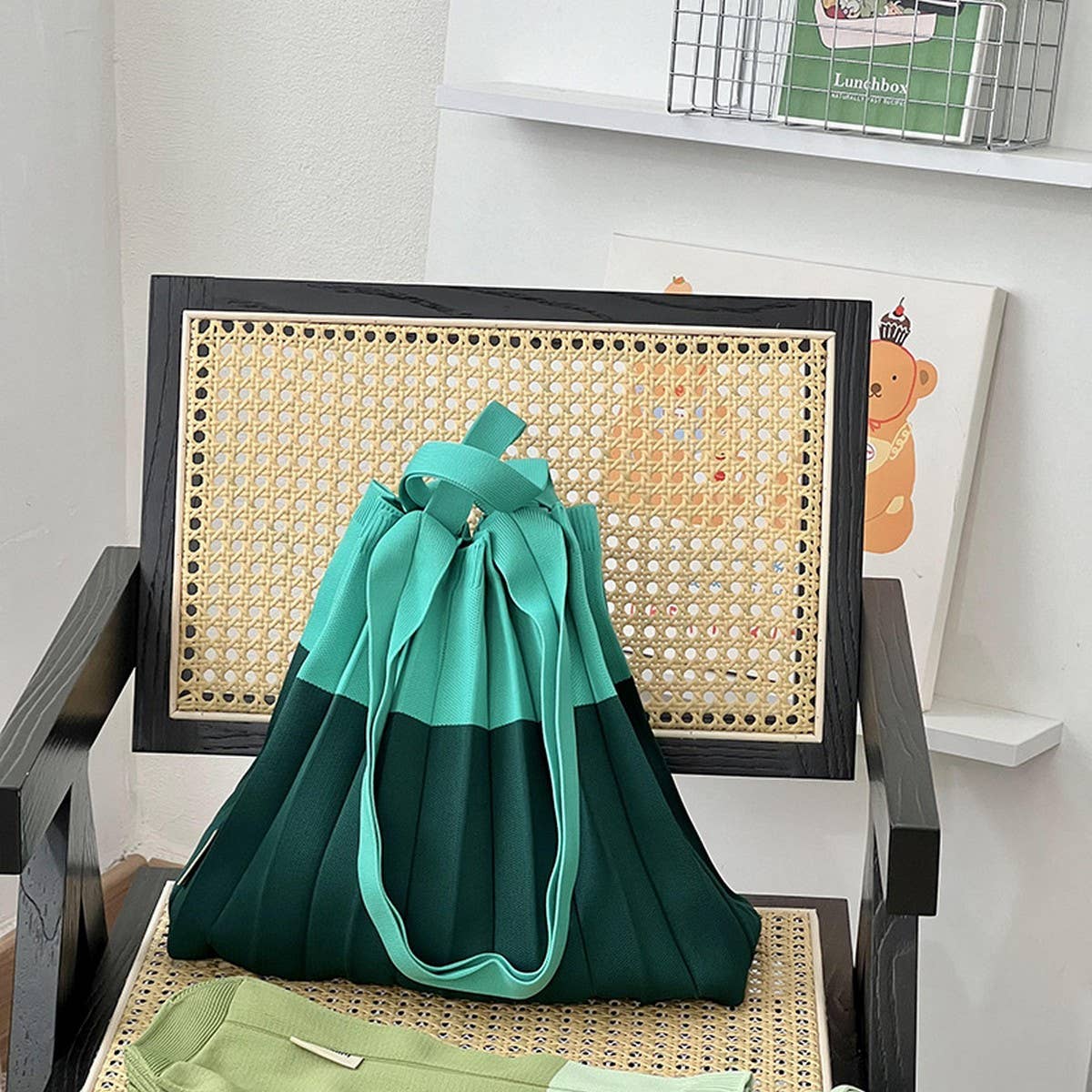 LARGE CAPACITY COLOR BLOCK PLEATED SHOULDER BAG_CWAB3221