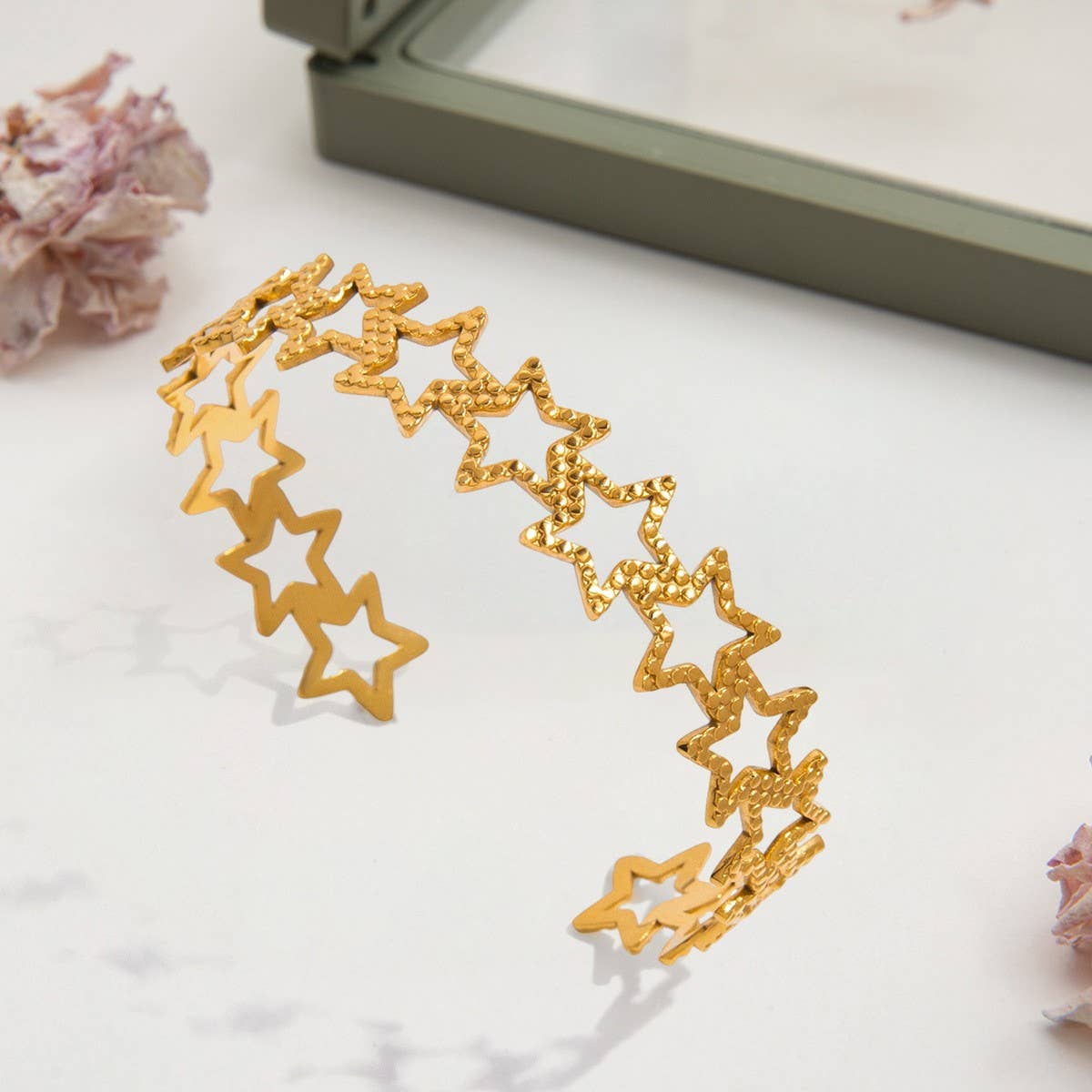 Vacation Style 18K Gold Hollow Star Open Cuff