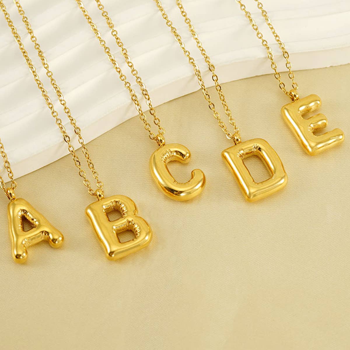 18K GOLD 26 LETTER PENDANT NECKLACE_CWAJE0676