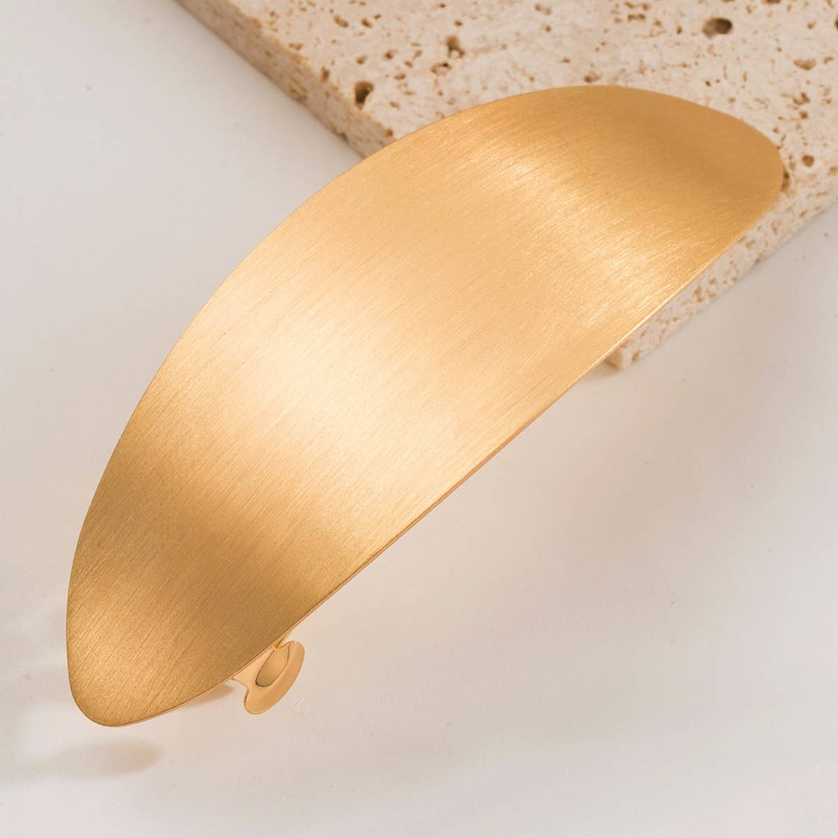 BRUSHED METAL OVAL SPRING HAIR CLIP ELEGANT LOOK_CWAHA6176