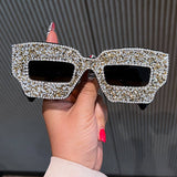 FASHIONABLE AND STYLISH DIAMOND STUDDED SUNGLASSES_CWASG0800