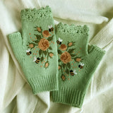 KNIT WINTER GLOVES BEE BLOSSOM EMBROIDERY_CWMM1662