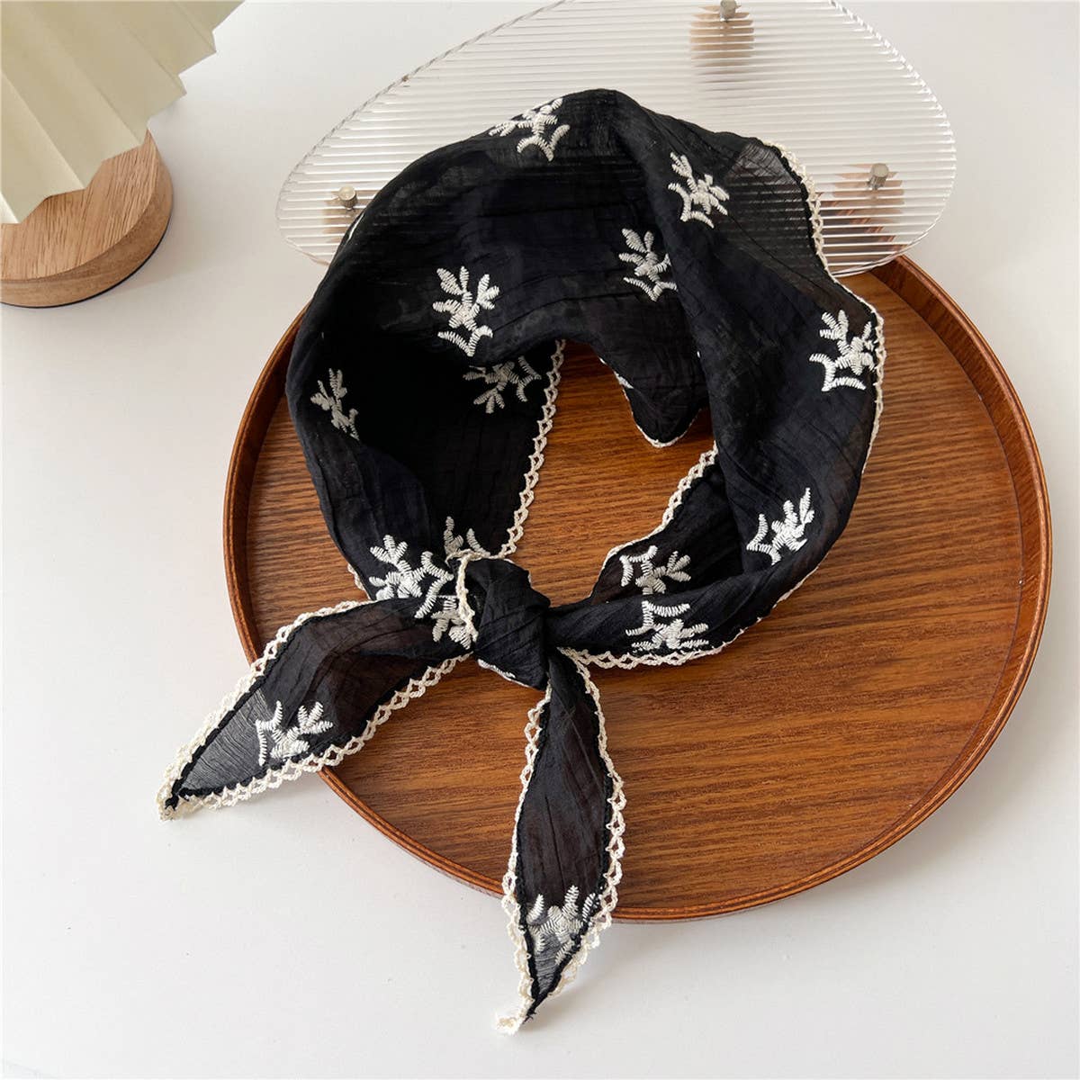 Cwasc2388_Cotton And Linen Lace Triangular Scarf For Women