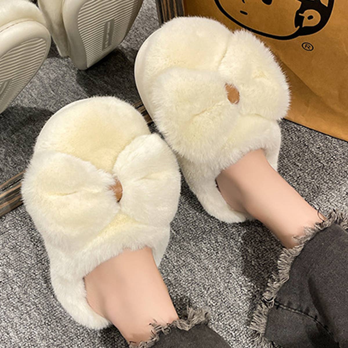 Women Winter Bow Fluffy Slippers_Cwshs0377