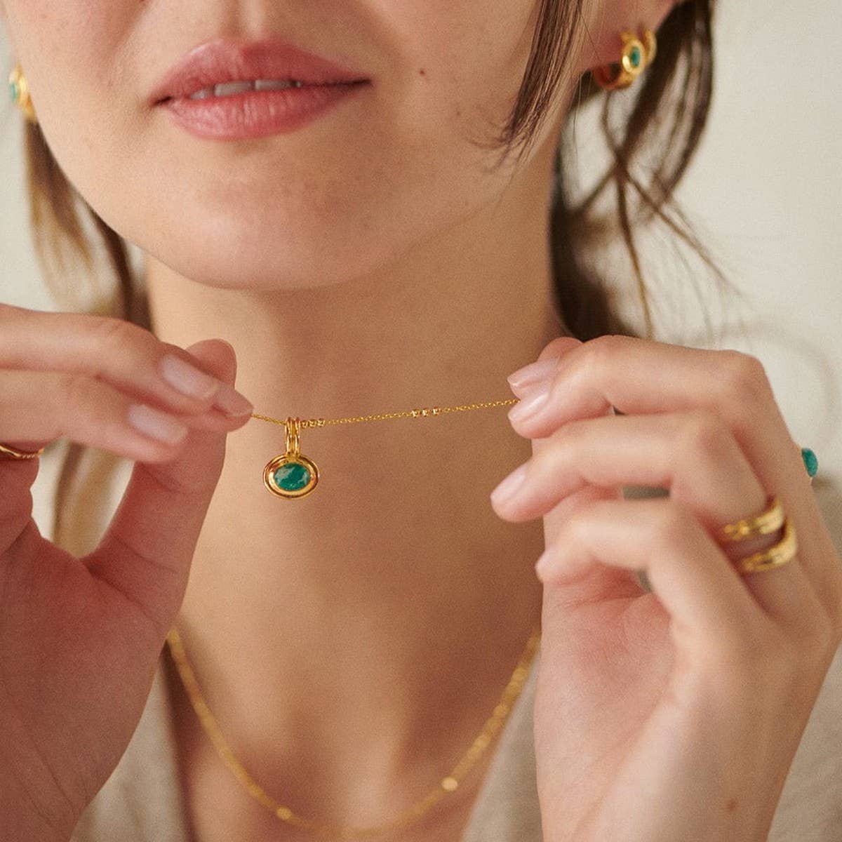 STAINLESS STEEL MULTI LAYERED GEMSTONE NECKLACE_CWMM5733