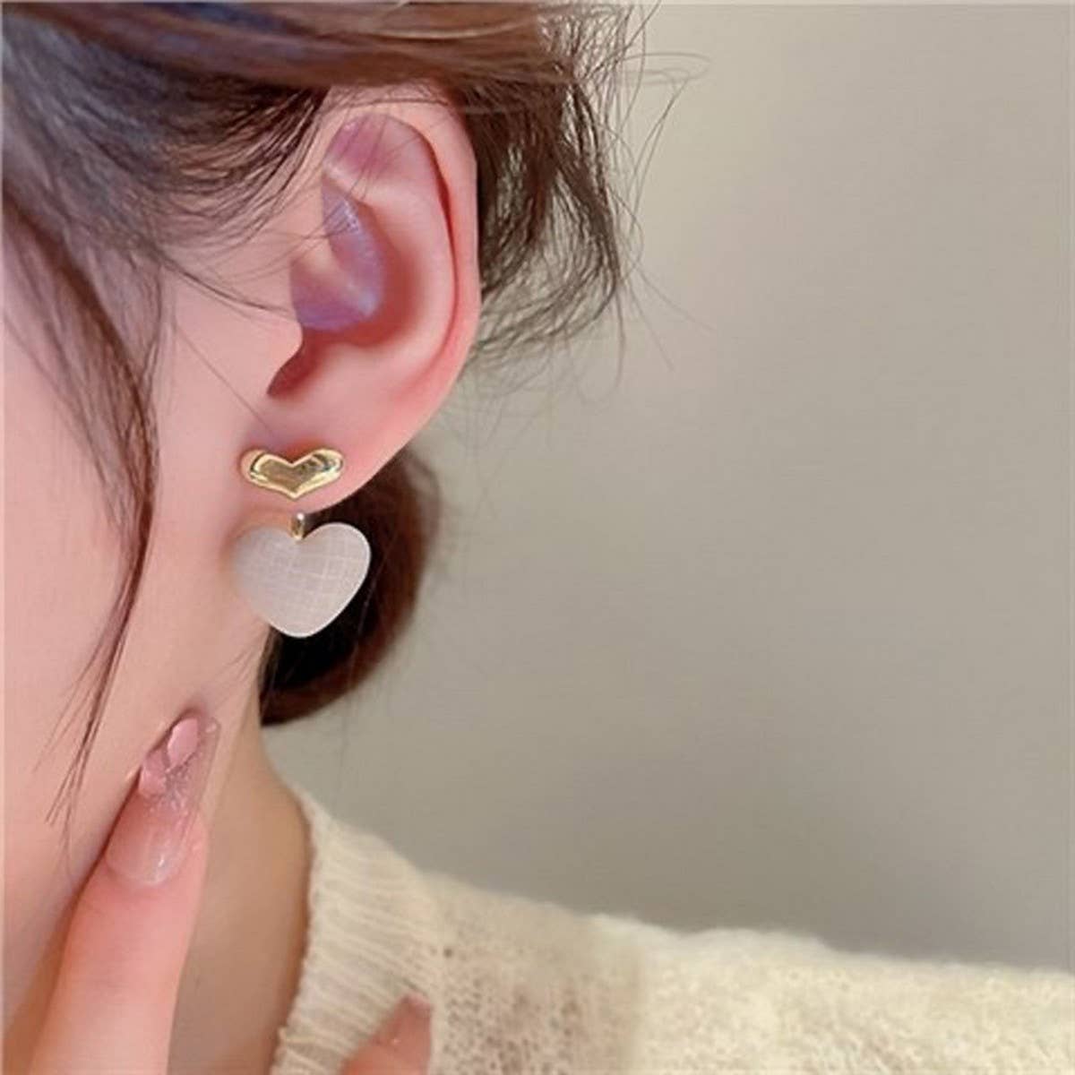 TEMPERAMENTAL HIGH END CHECKERED HEART EARRINGS_CWAJE3174