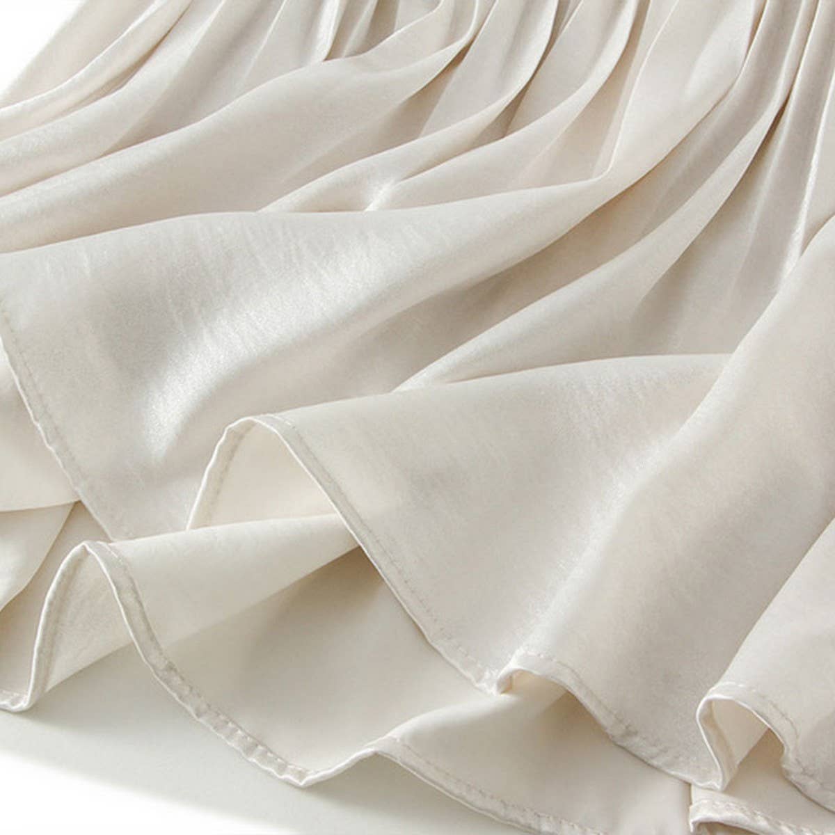 PLEATED HIGH WAIST MIDI SKIRT WITH FISHTAIL DESIGN_CWBMS0342