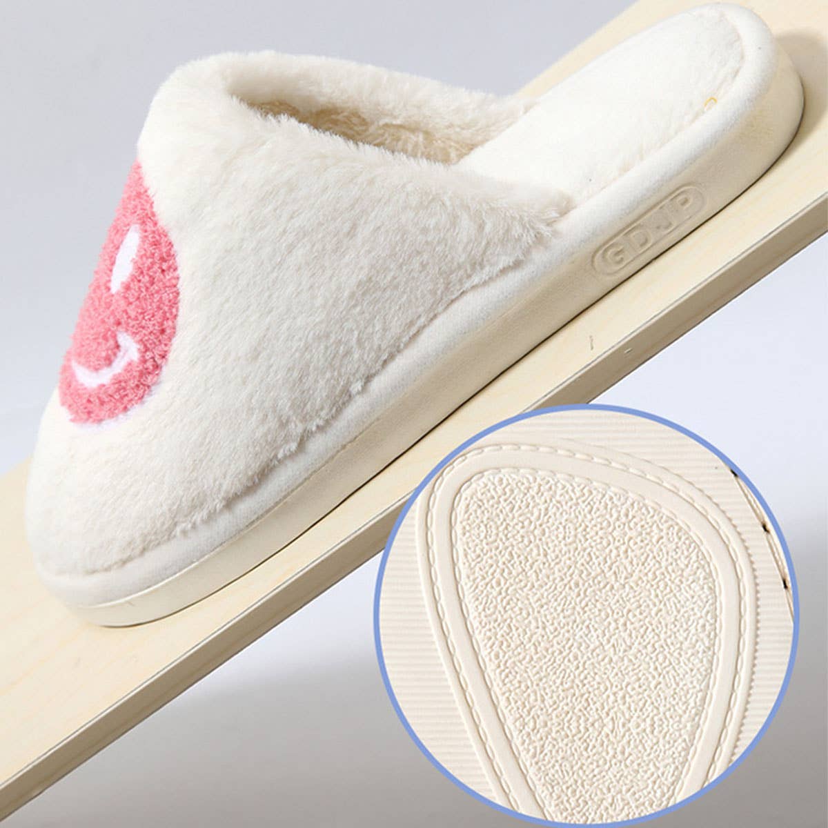 COZY SMILING FACE SLIPPERS FUZZY SLIPPERS WOMEN_CWSHS0249