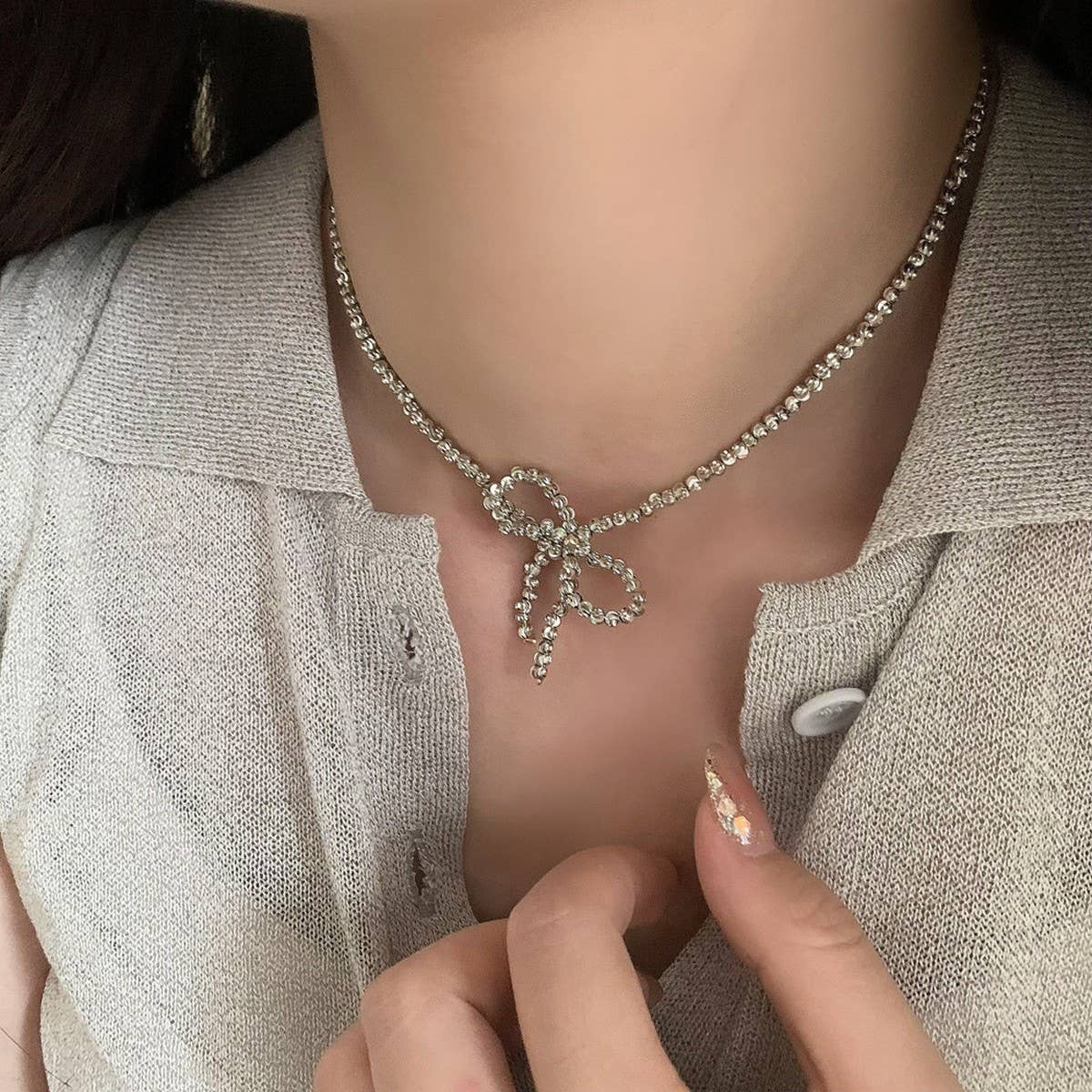 Wear High-End Metal Round Bead Bow Necklace