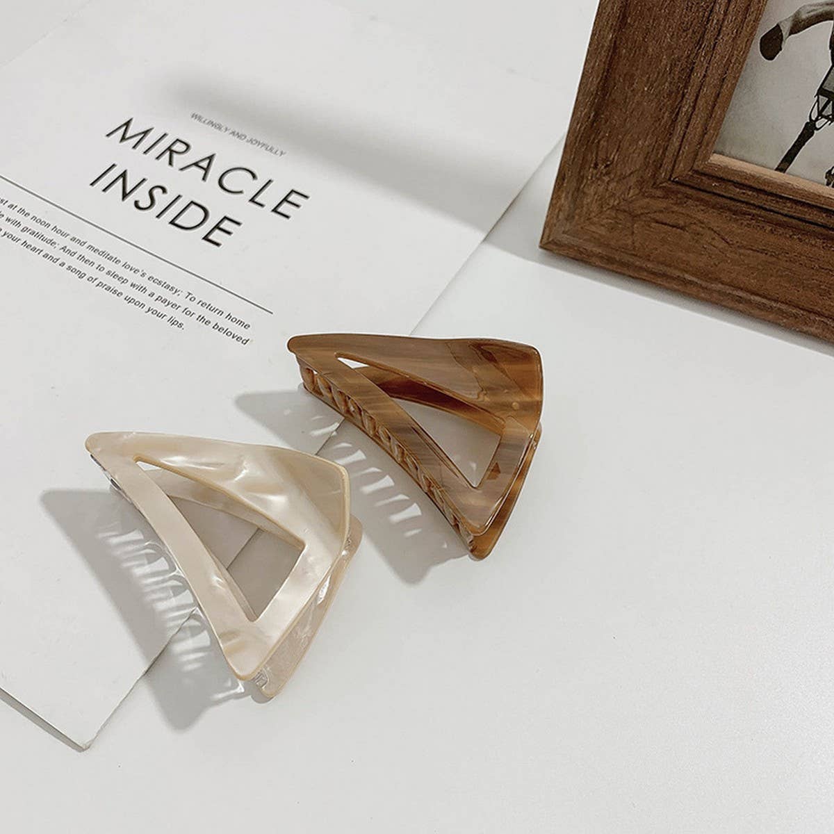 Hollow Triangle Light Luxury Temperament Hairpin