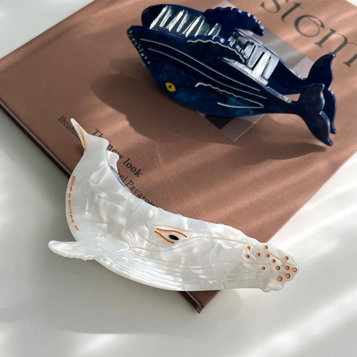 OCEAN BLUE WHALE ACETATE CLAW CLIP CHIC HAIR CLIP_CWAHA5840