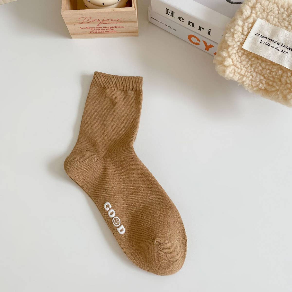 NEW AUTUMN AND WINTER LETTER SMILEY FACE SOCKS_CWMS0909