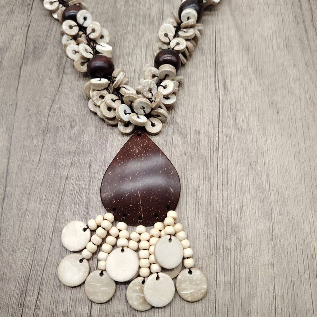 BOHEMIAN COCONUT WOOD BEAD NECKLACE_CWMM4846