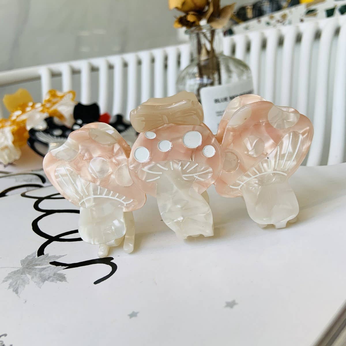 MUSHROOM ACETATE HAIR CLAW CUTE CLIP FOR GIRLS_CWAHA2146