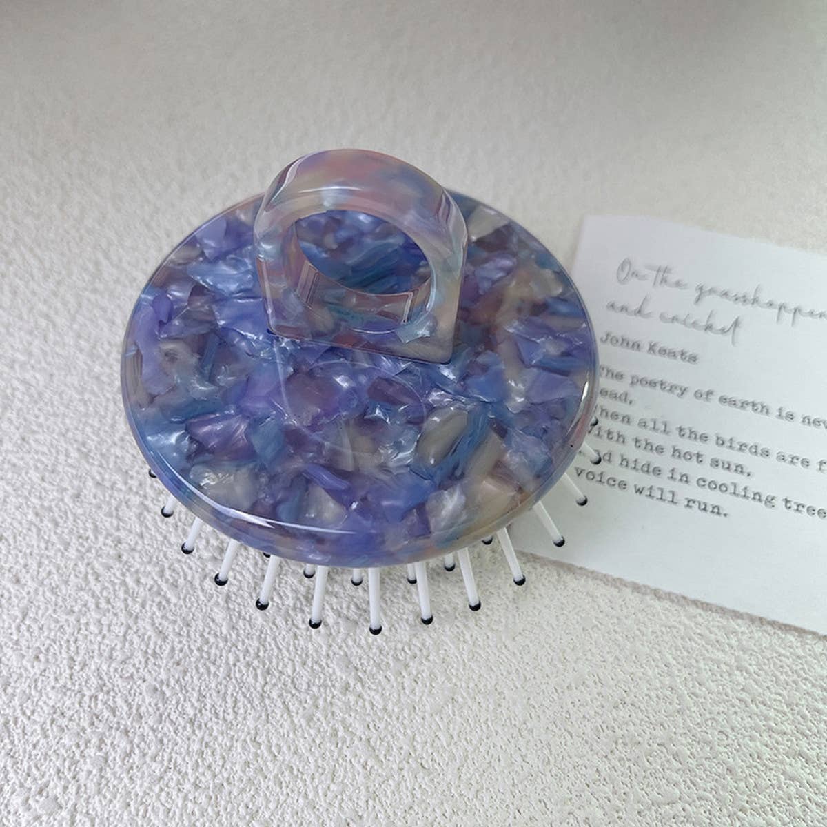 SIMPLE AND PORTABLE MASSAGE COMB_CWMM1083