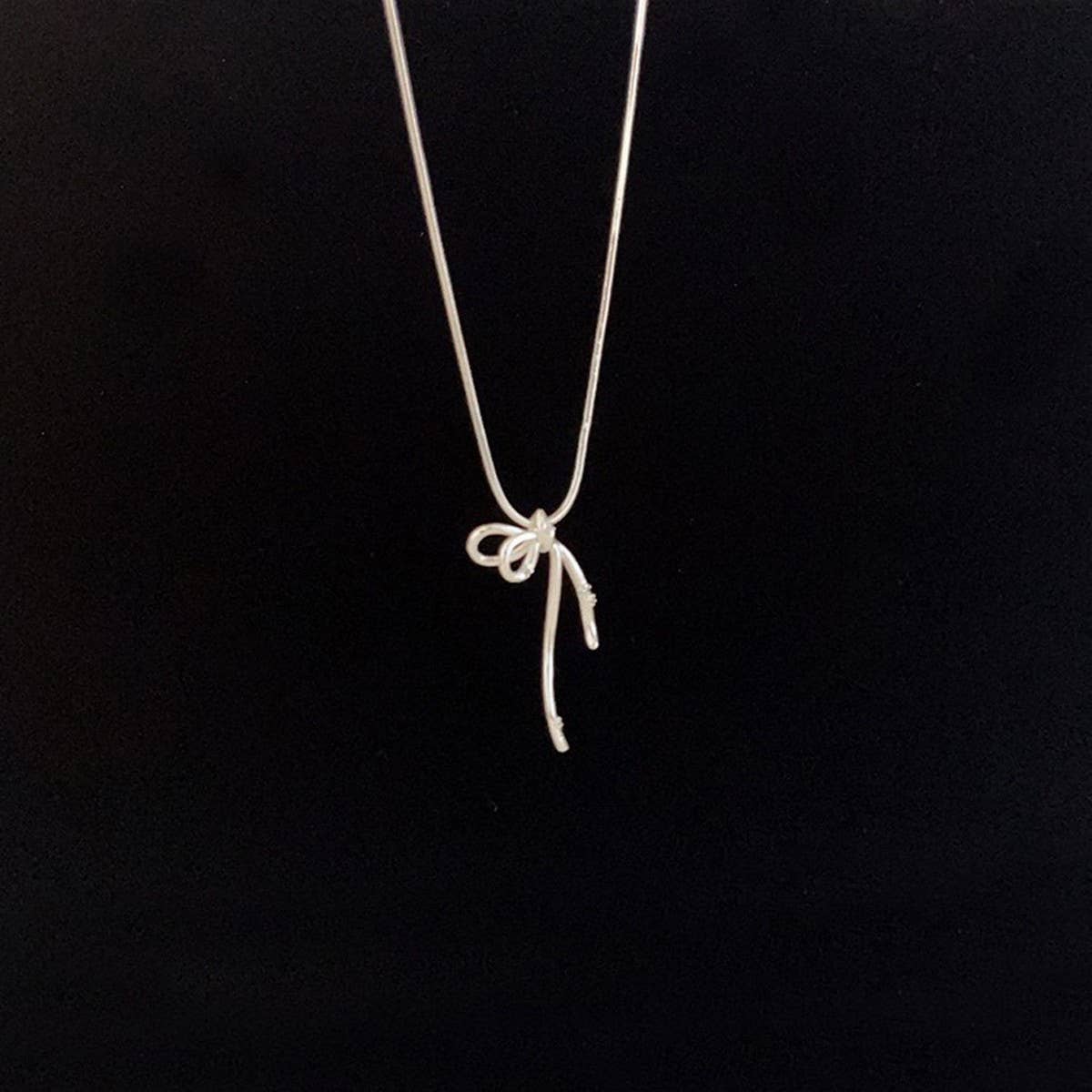 GIRLY LIGHT LUXURY RIBBON BOW NECKLACE FOR WOMEN_CWAJE3017