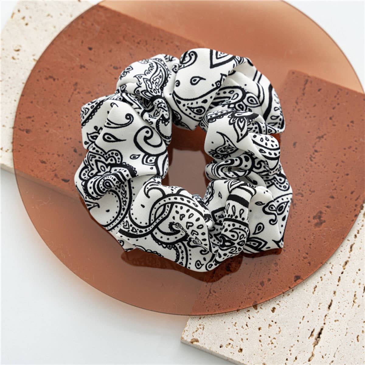 PAISLEY PRINT SCRUNCHIES_CWAHA0351