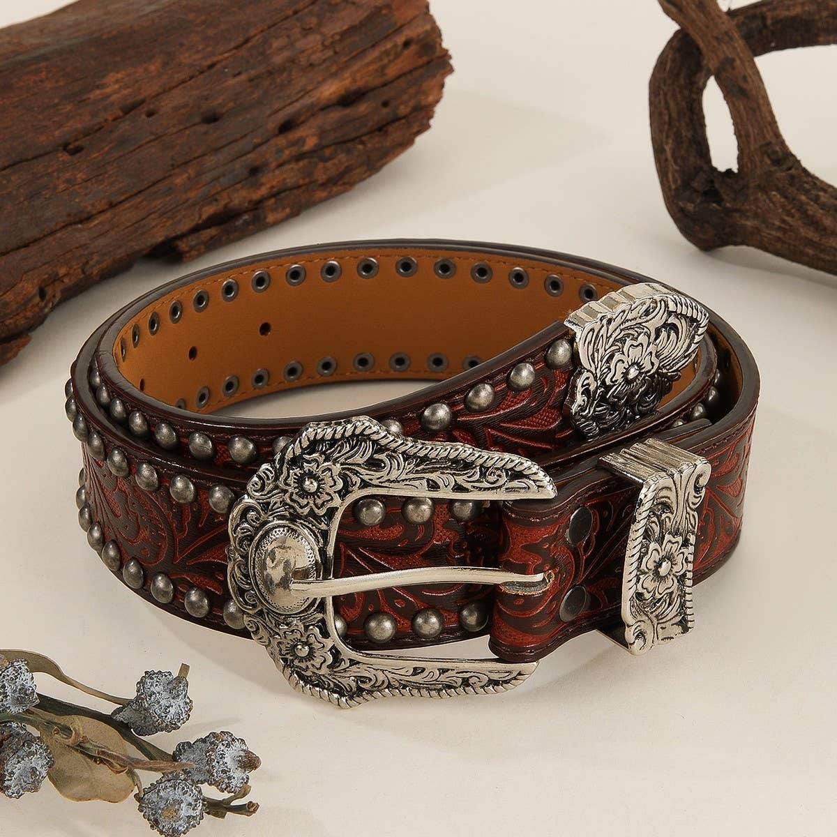 Vintage Distressed Rivet Embossed Belt_Cwmm3957