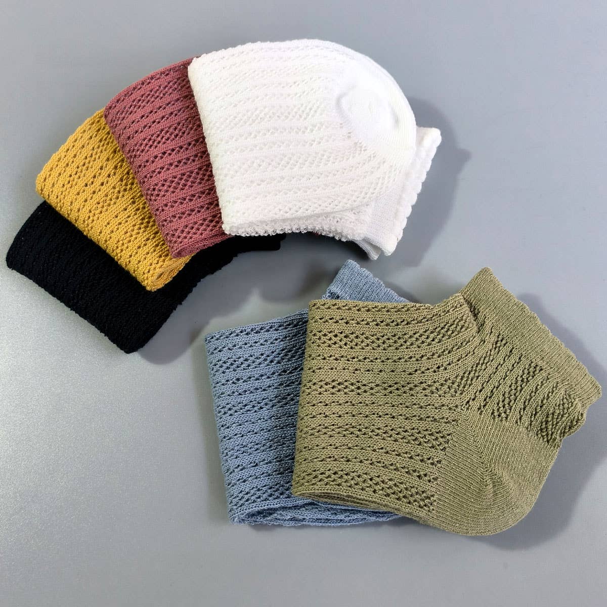 SOLID COLOR MESH BREATHABLE WOMENS ANKLE SOCKS_CWMS053