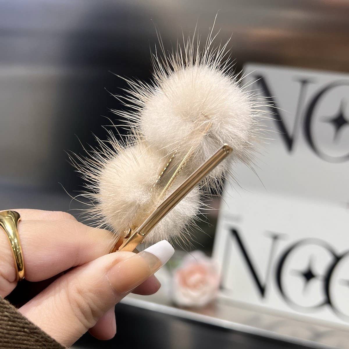 CUTE FURRY HAIRPIN DUCKBILL CLIP BANGS HAIRPIN_CWAHA3301