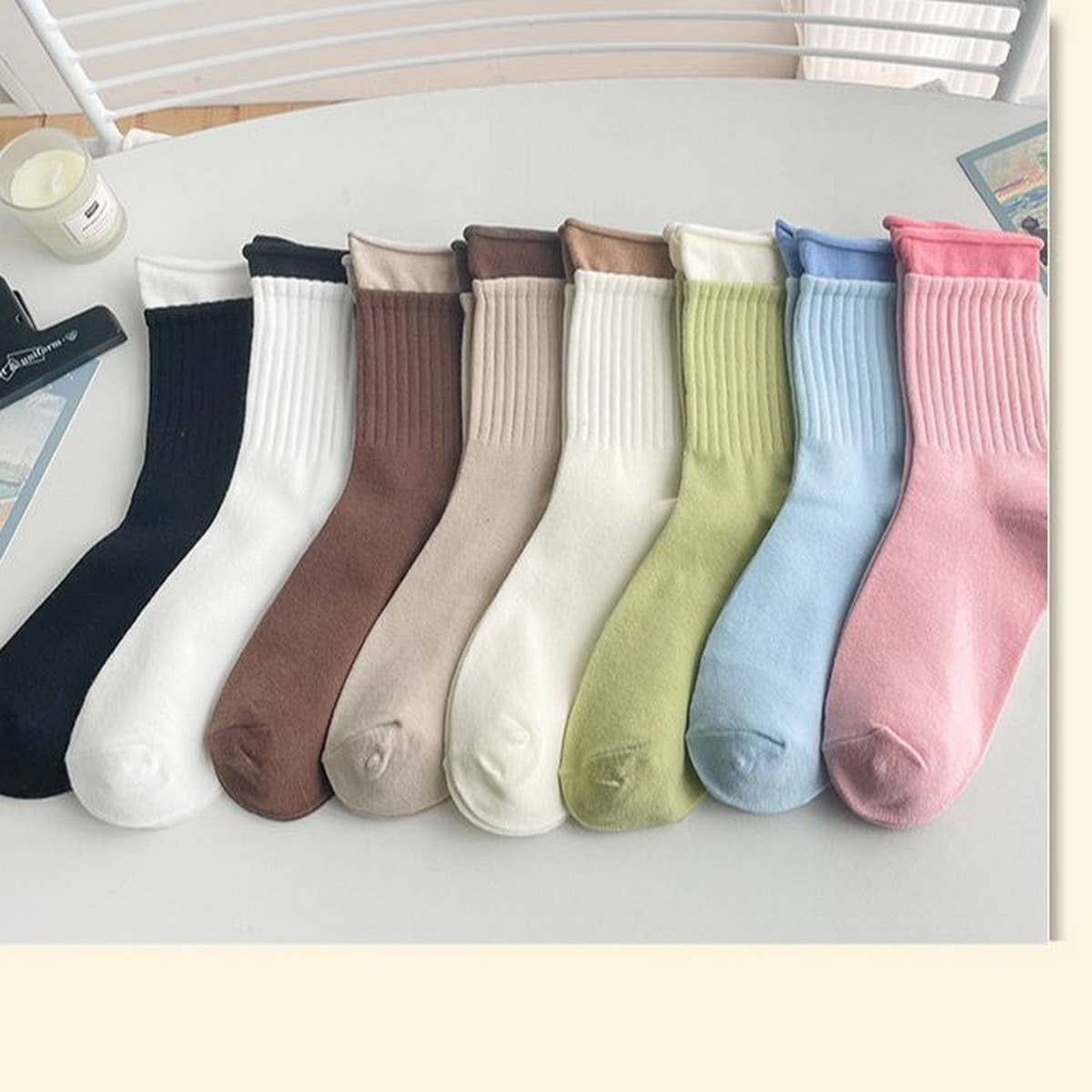Women Pair Breathable Hemmed Socks_Cwms0303