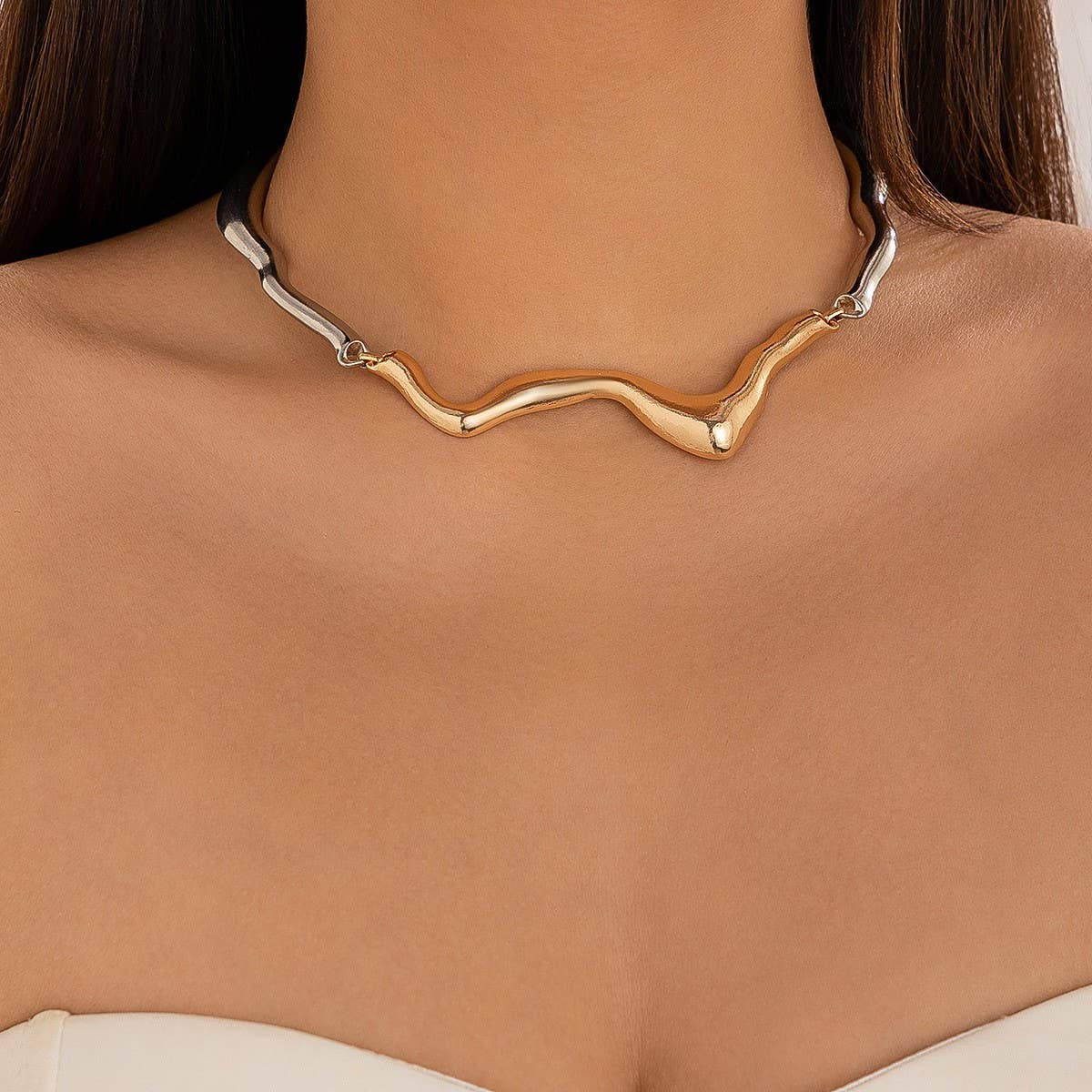 COOL GEOMETRIC TWISTED DESIGN NECKLACE_CWAJE1808
