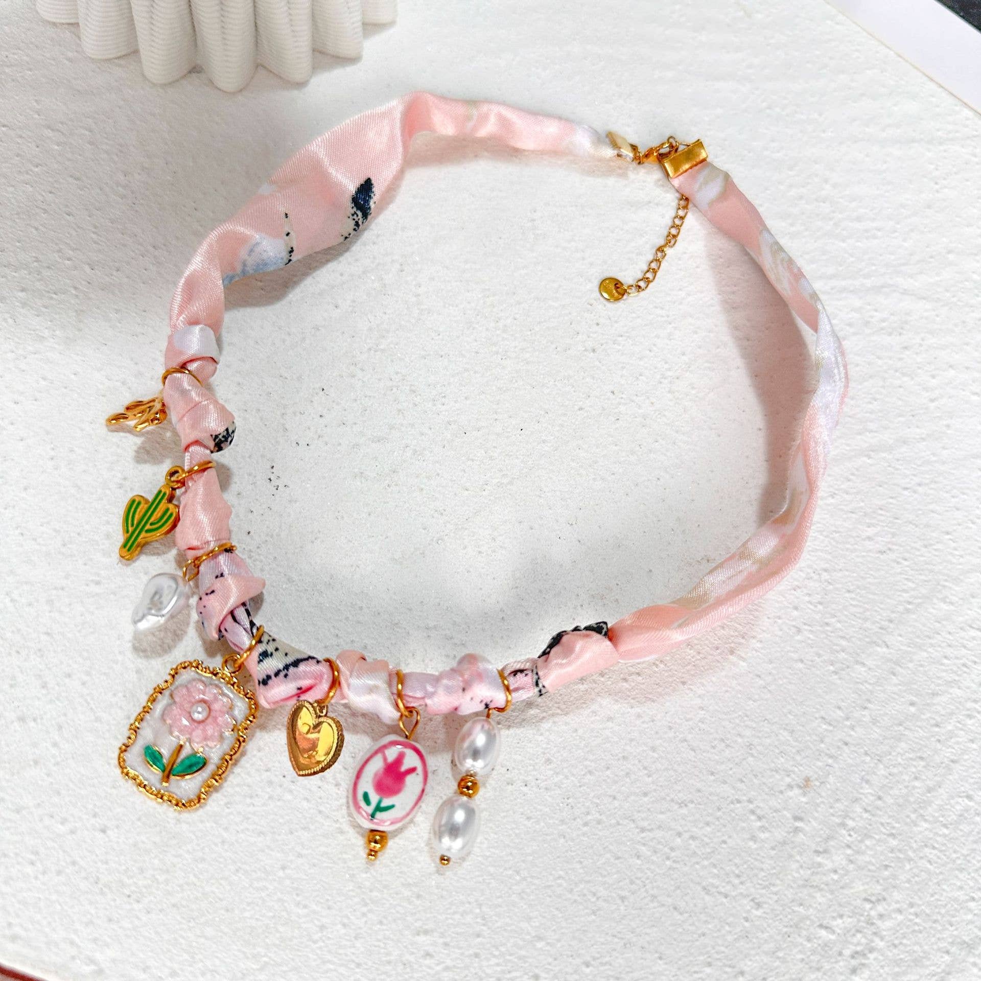 Stainless Steel Ceramic Flower Ribbon Necklace_Cwaje05615