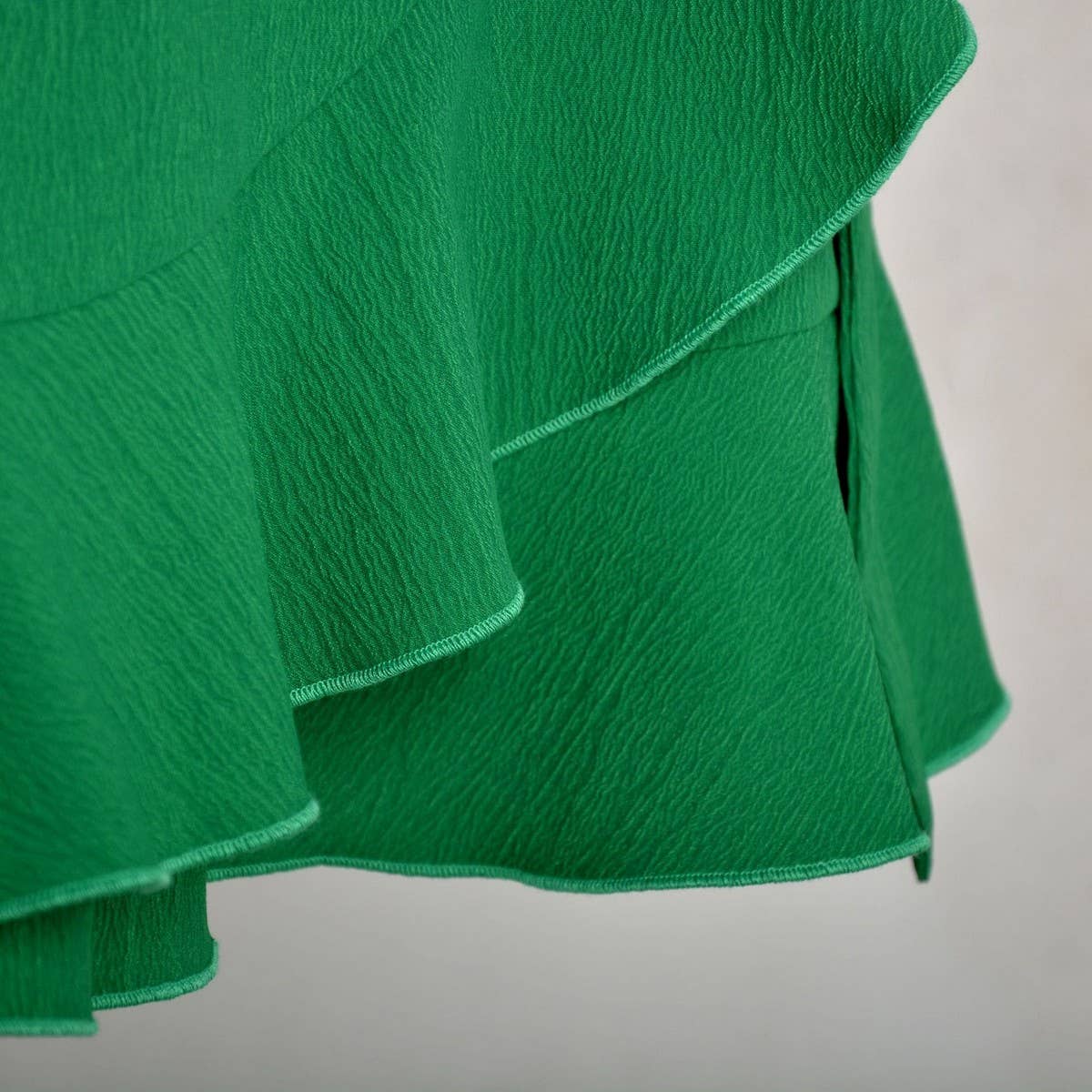 ONE PIECE SKIRT SOLID COLOR RUFFLED SHORT SKIRT_CWAB4812