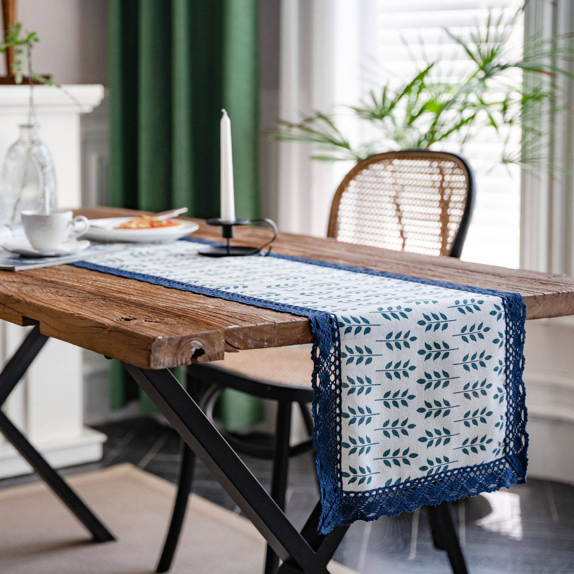 MULTI PATTERNED LACED DETAIL TABLE RUNNER_CWMM0022