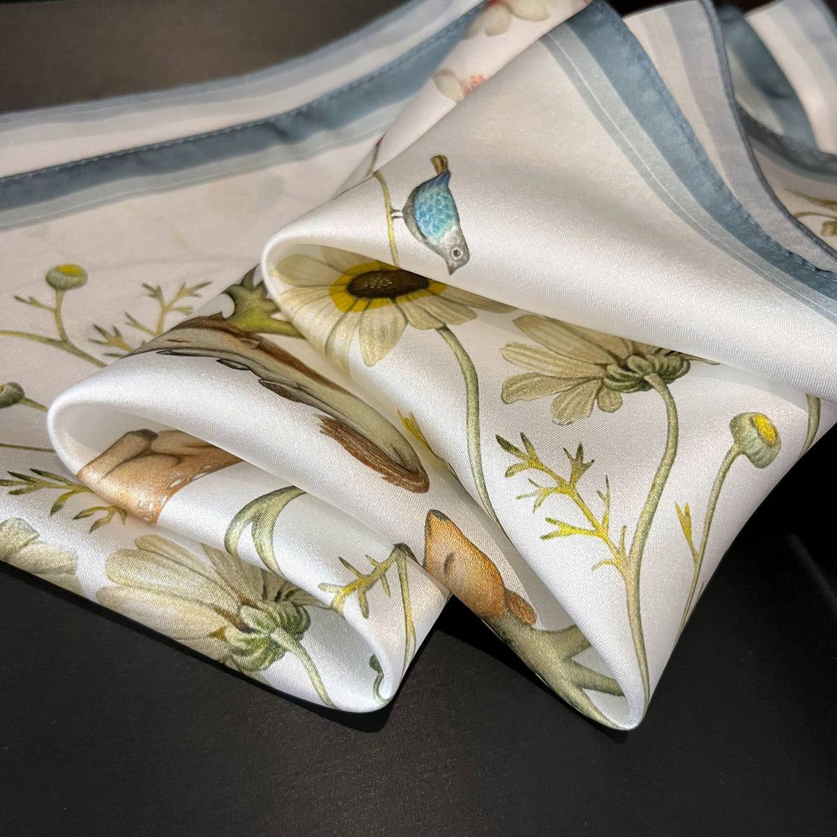 SIMPLE FLORAL SILK SCARF 100 MULBERRY SILK_CWASC0552