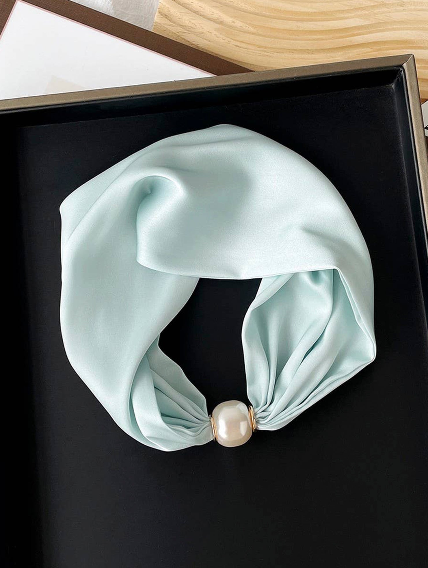 SILKY PRINT SCARF NECKLACE PEARL MAGNETIC CLASP_CWASC0820