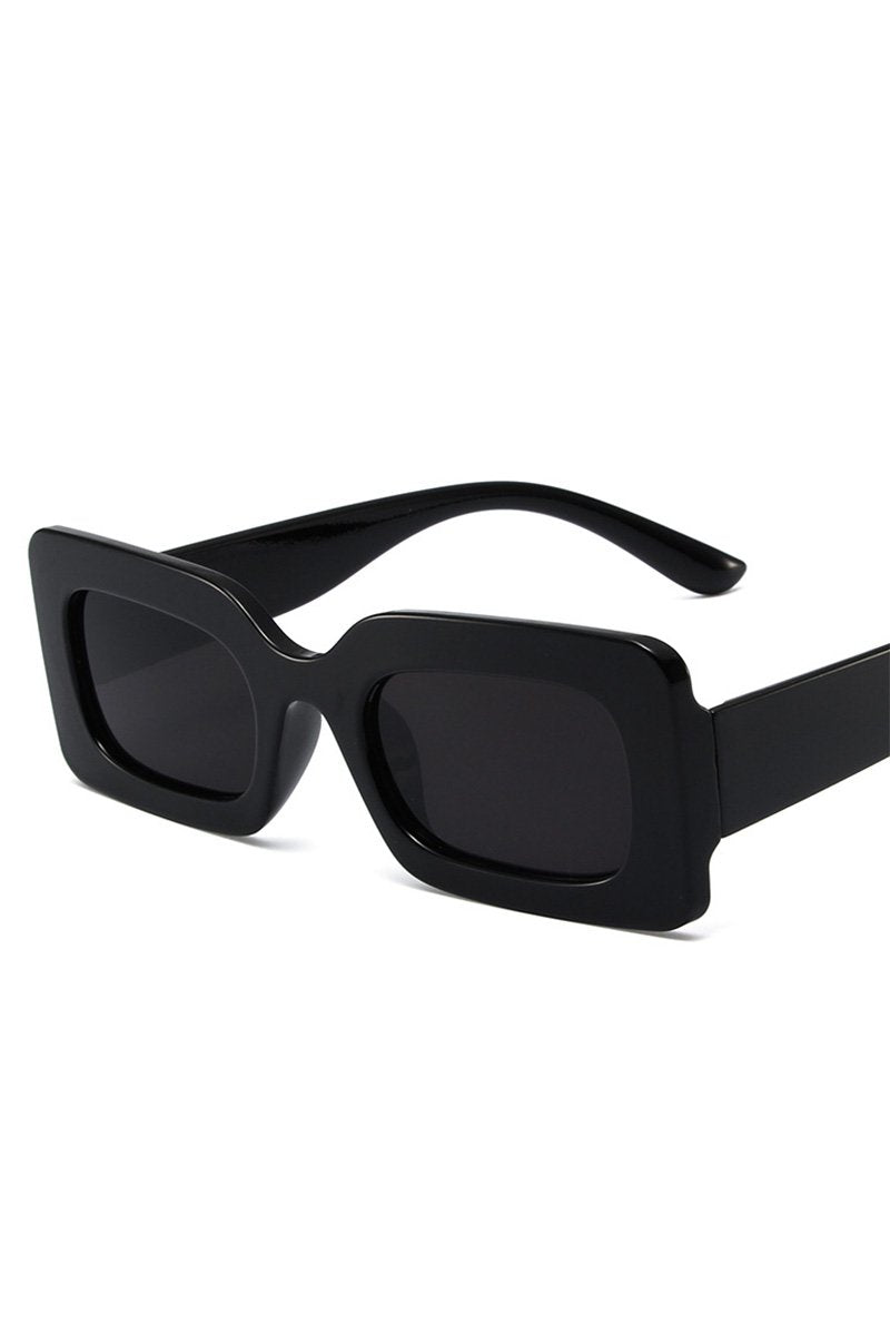 WIDE SQUARE FRAME FASHION SUNGLASSES