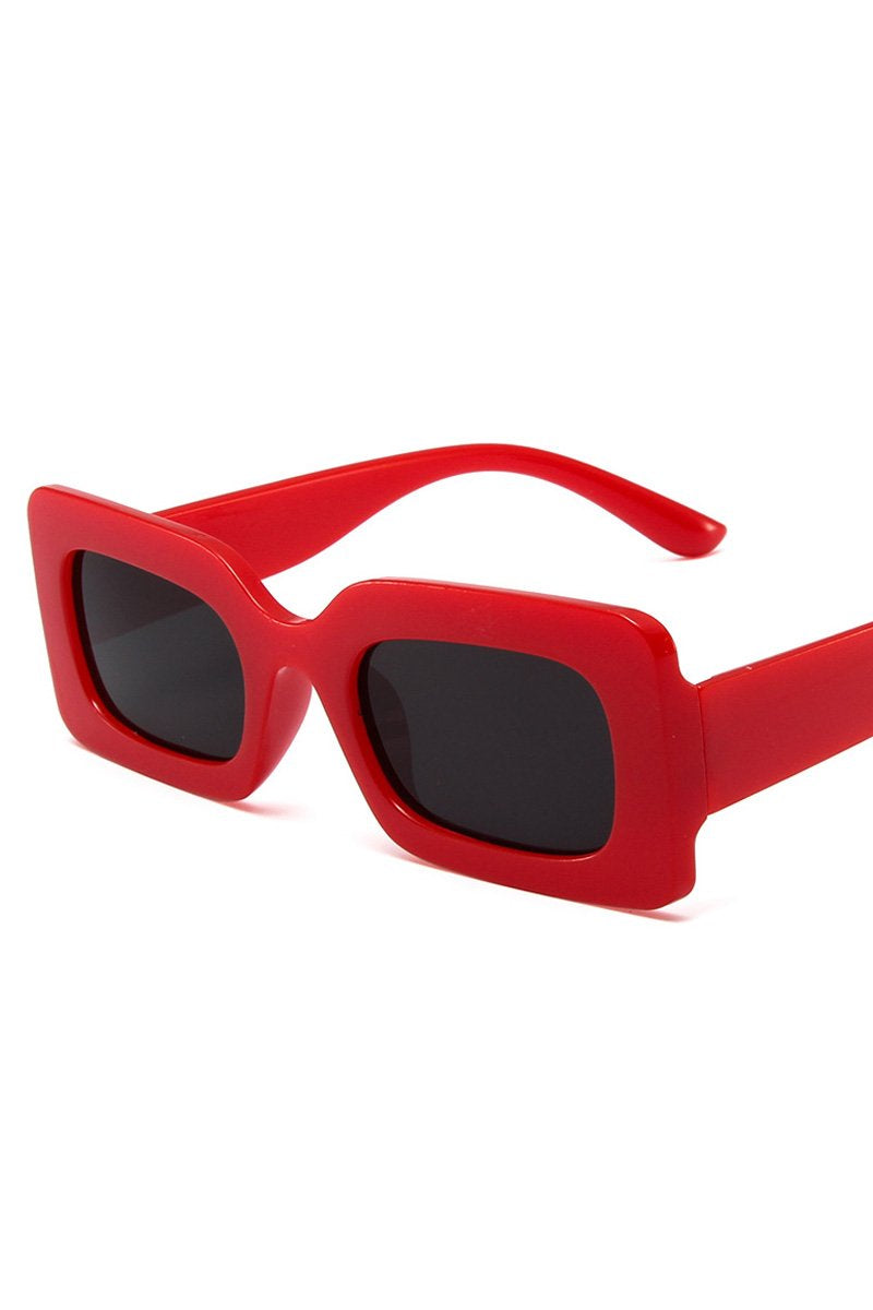 WIDE SQUARE FRAME FASHION SUNGLASSES
